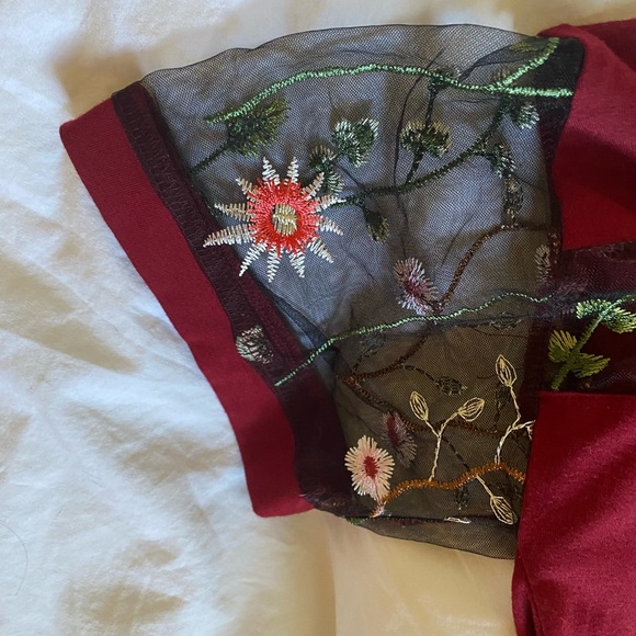 SHEIN T Shirt - Picture 5 of 5